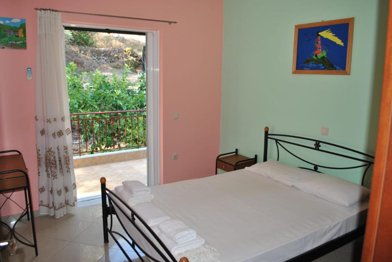 Hotel Monika Lefkada Tsoukaládhes Esterno foto