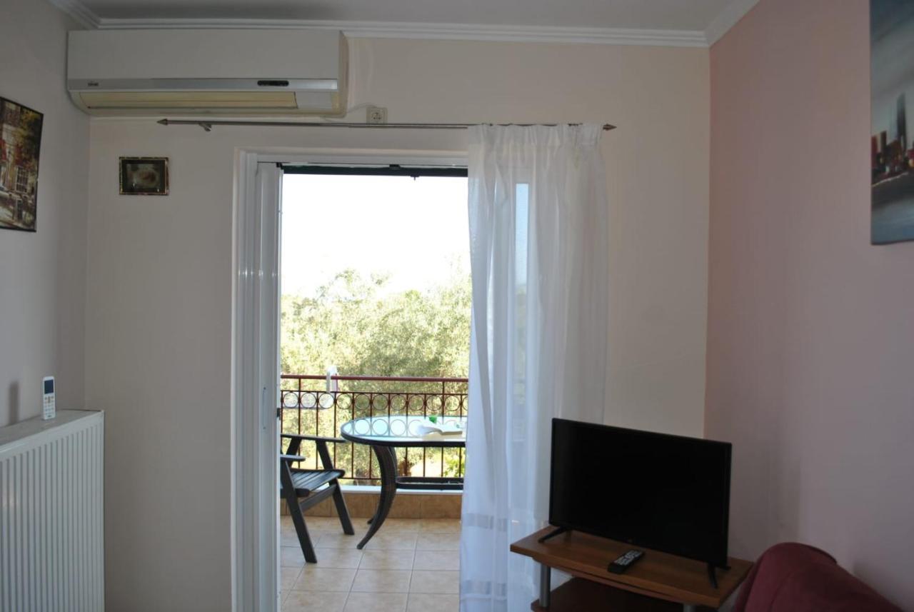 Hotel Monika Lefkada Tsoukaládhes Esterno foto
